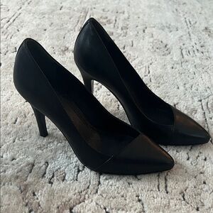 Brooks Brothers Black Pointed-Toe Leather Pumps